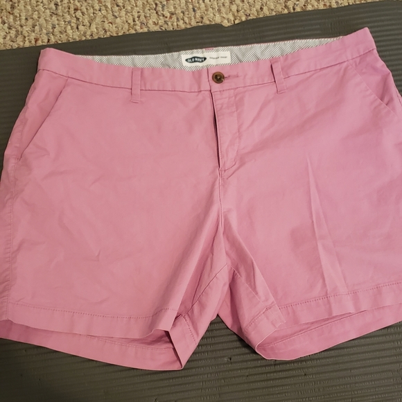 Shorts - Picture 2 of 3